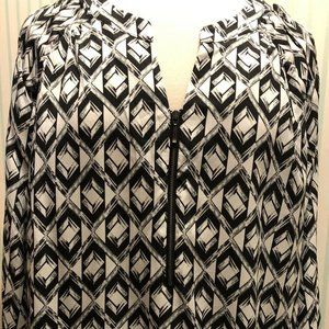 CJ Banks Black & White Ladies Top Size 3X NWT